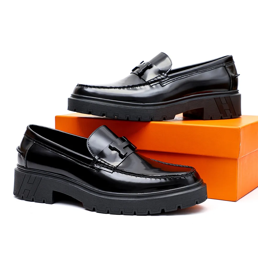Men's shoes 💰700 💐[HERMES] popular men's shoes counter original items! The world's top brands...Luxury quality...//Fashion and high-end footwear 👍💪🏻...give you a low-key luxury comfort experience👍. The upper is made of pure Italian imported original open-edge beaded cowhide. Sweat-absorbent cowhide leather lining. Comfortable and breathable. The original rubber-plastic flower foam light outsole is high-end and classy. Luxurious and noble!! .. OEM factory shipment [Hug] stall.. Original plate. Welcome to taste..39-45 (38.45.46🉑️Customized)